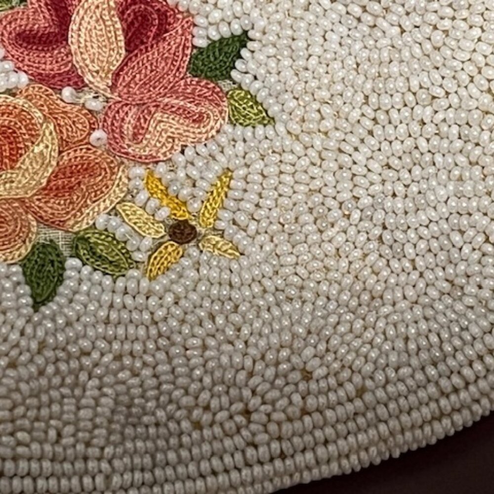 French White Beaded Embroidered Floral Pearl Kiss Lock Hinged Change Purse 4" - Picture 10 of 16
